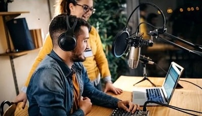 What Can You Do With an English Literature Degree? 1 a boy and a girl working on a laptop for an English Literature Degree?