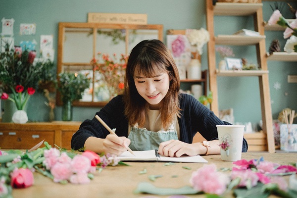 EFFECTIVE PARAGRAPH WRITING 1 A GIRL FOR PARAGRAPH WRITING